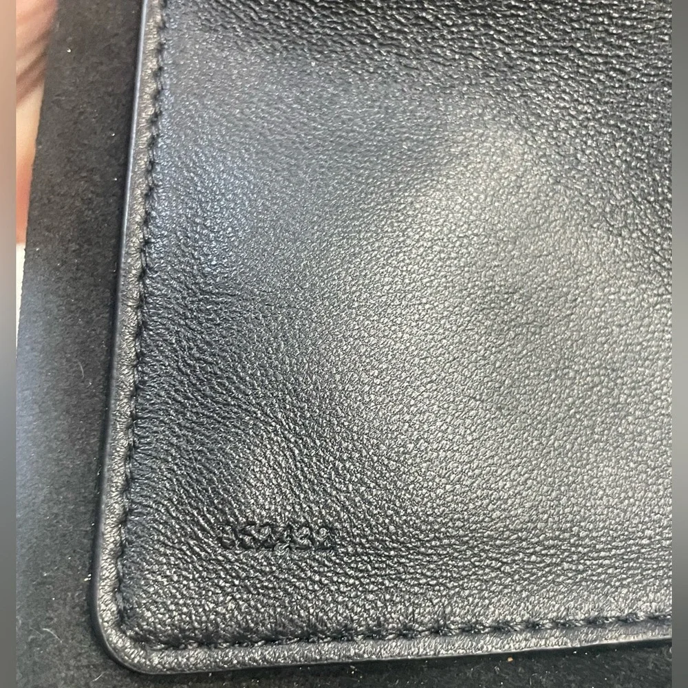 Loewe Small Squeeze bag in mellow nappa black lambskin - Picture 14 of 15